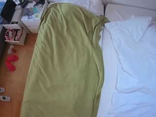 voyeurcam-julmodels-bed-5