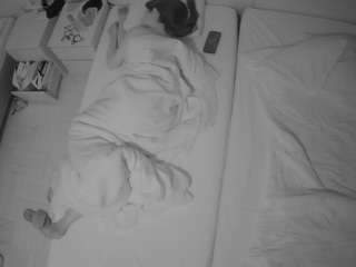 voyeurcam-julmodels-bed-5 webcam