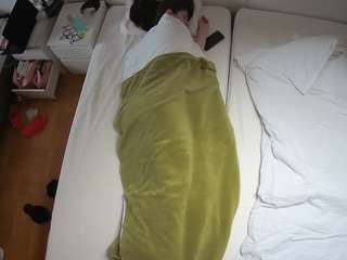 voyeurcam-julmodels-bed-5 webcam