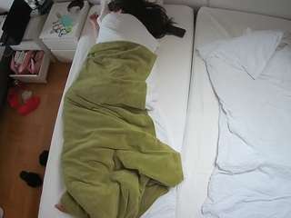 voyeurcam-julmodels-bed-5 webcam