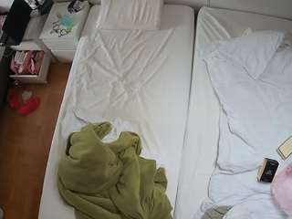 voyeurcam-julmodels-bed-5 live cam profile