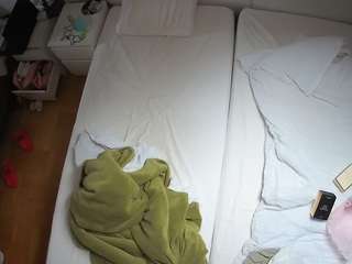 voyeurcam-julmodels-bed-5 live cam profile