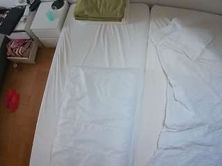 voyeurcam-julmodels-bed-5