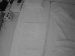 voyeurcam-julmodels-bed-5