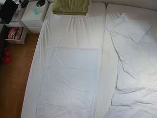 voyeurcam-julmodels-bed-5's CamSoda show and profile