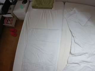 voyeurcam-julmodels-bed-5