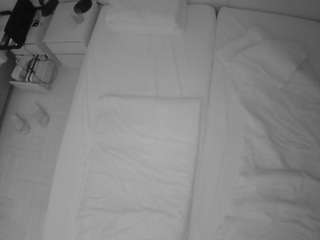 voyeurcam-julmodels-bed-5
