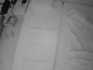 voyeurcam-julmodels-bed-5 webcam