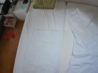 voyeurcam-julmodels-bed-5