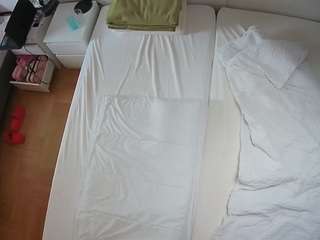 voyeurcam-julmodels-bed-5