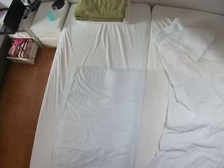 voyeurcam-julmodels-bed-5