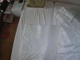 voyeurcam-julmodels-bed-5