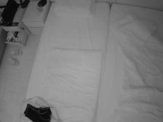 voyeurcam-julmodels-bed-5 live cam profile