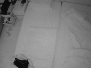 voyeurcam-julmodels-bed-5