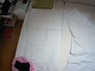 voyeurcam-julmodels-bed-5 webcam