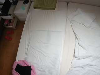 voyeurcam-julmodels-bed-5 live cam profile