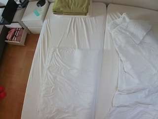 voyeurcam-julmodels-bed-5