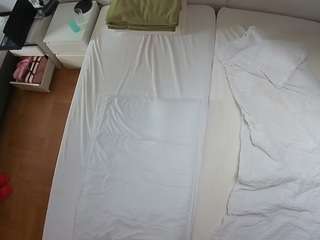 voyeurcam-julmodels-bed-5