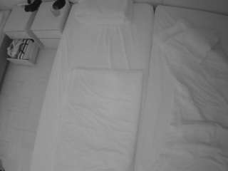 voyeurcam-julmodels-bed-5 webcam