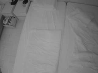 voyeurcam-julmodels-bed-5 live cam profile