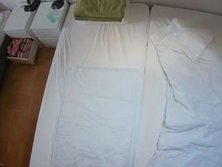 voyeurcam-julmodels-bed-5 live cam profile