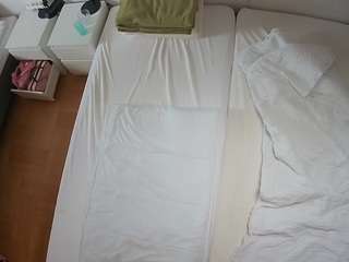 voyeurcam-julmodels-bed-5 live cam profile