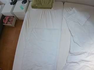 voyeurcam-julmodels-bed-5 live cam profile