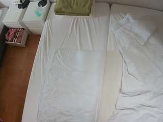 voyeurcam-julmodels-bed-5 live cam profile