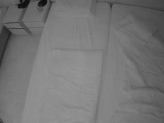 voyeurcam-julmodels-bed-5