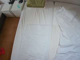 voyeurcam-julmodels-bed-5