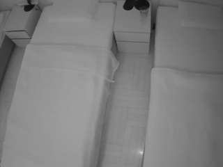 voyeurcam-julmodels-bed-5