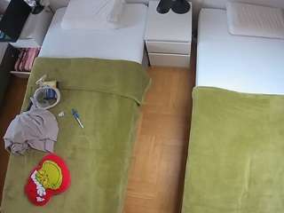 voyeurcam-julmodels-bed-5
