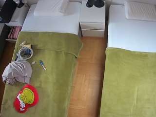 voyeurcam-julmodels-bed-5