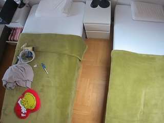 voyeurcam-julmodels-bed-5