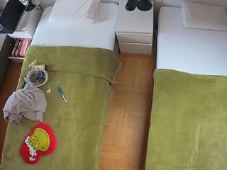 voyeurcam-julmodels-bed-5