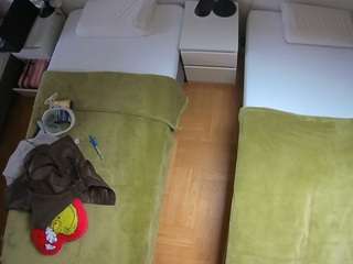 voyeurcam-julmodels-bed-5