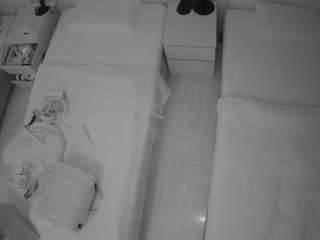 voyeurcam-julmodels-bed-5 live cam profile