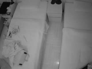 voyeurcam-julmodels-bed-5
