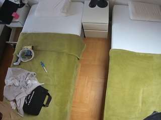 voyeurcam-julmodels-bed-5