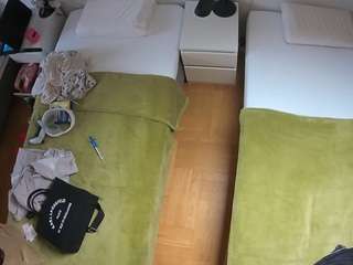 voyeurcam-julmodels-bed-5