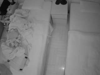 voyeurcam-julmodels-bed-5