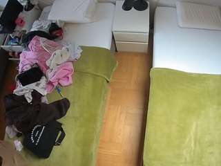 voyeurcam-julmodels-bed-5 webcam
