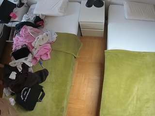 voyeurcam-julmodels-bed-5 webcam