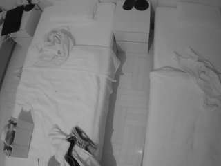 voyeurcam-julmodels-bed-5