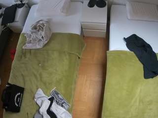 voyeurcam-julmodels-bed-5