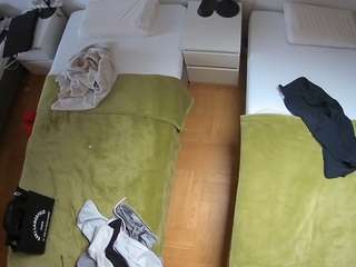 voyeurcam-julmodels-bed-5