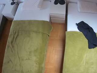 voyeurcam-julmodels-bed-5