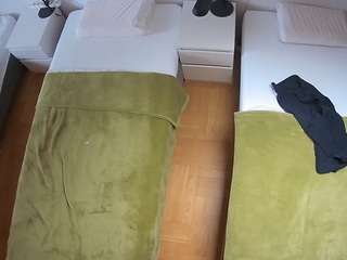 voyeurcam-julmodels-bed-5