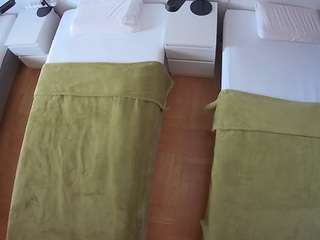 voyeurcam-julmodels-bed-5