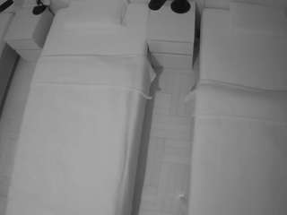 voyeurcam-julmodels-bed-5 webcam